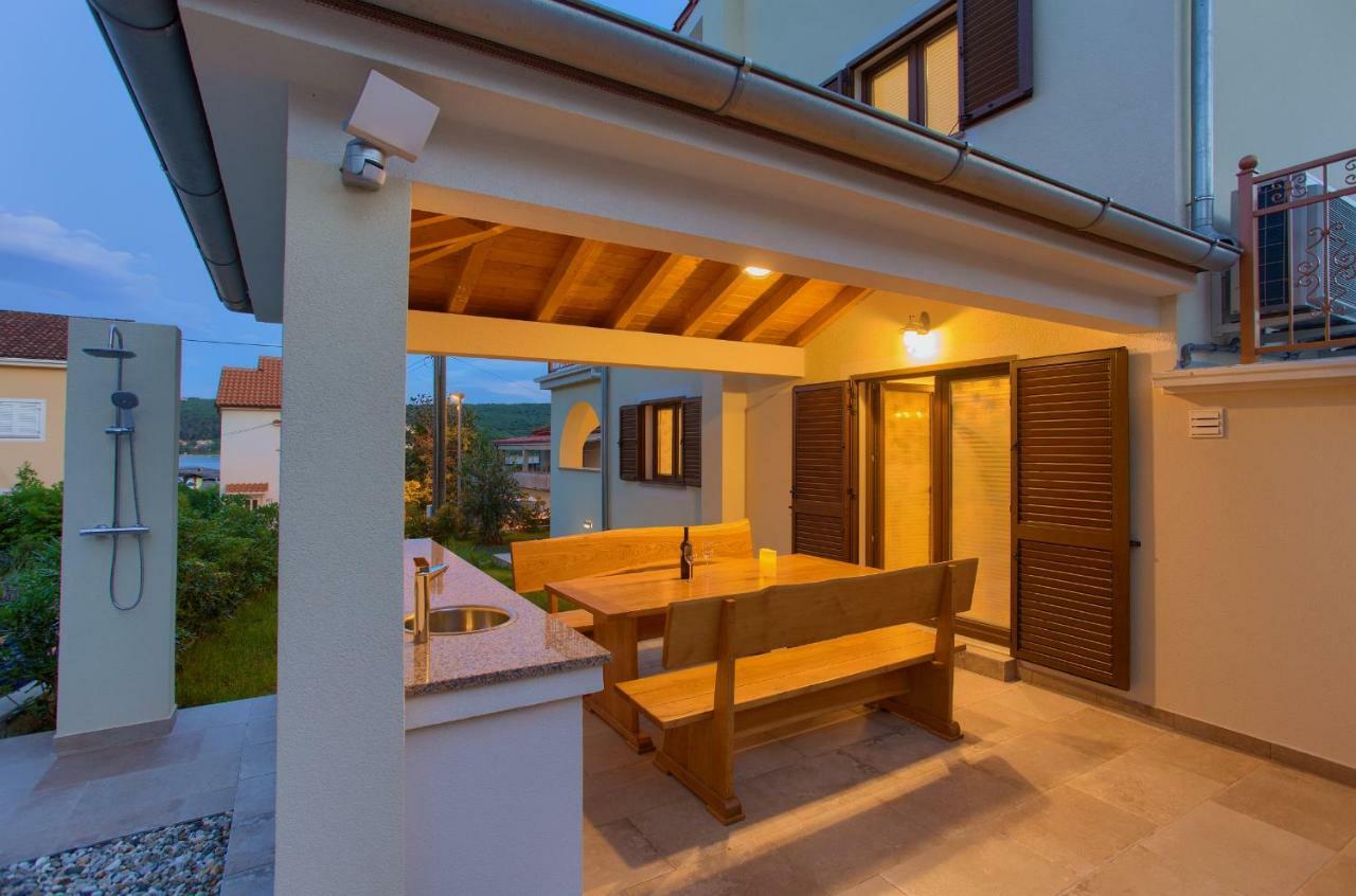 Villa Toic By The Seaside With Beautiful Seaview Čižići Kültér fotó